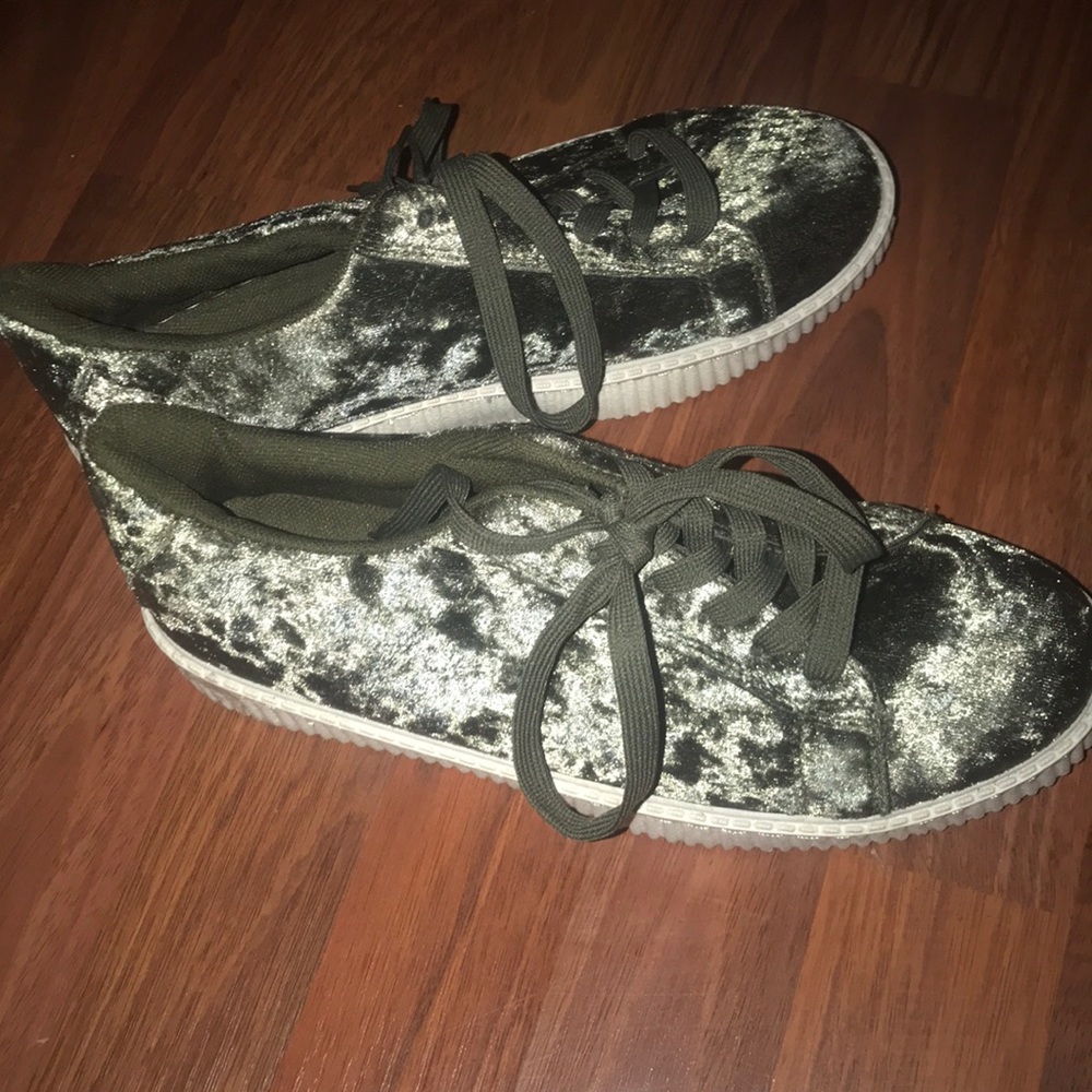 Shoes (used)